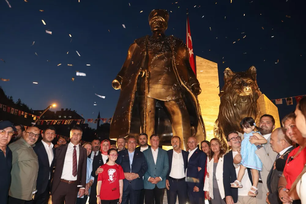 KEÇİÖREN’DE 30 AĞUSTOS ZAFER ANITI GÖRKEMLİ TÖRENLE AÇILDI
