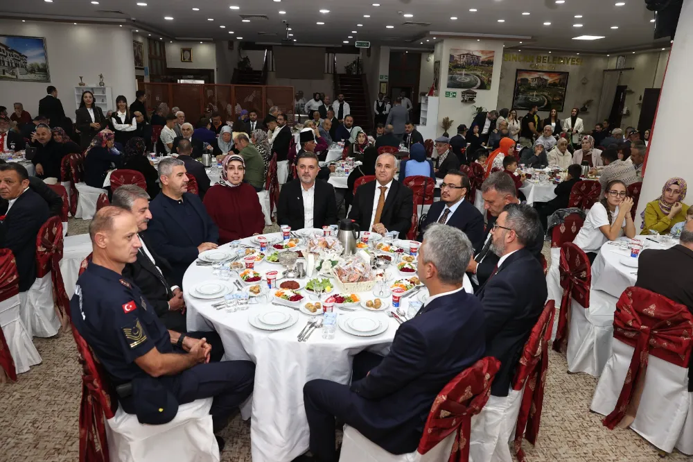 BAŞKAN MURAT ERCAN GAZİLER VE AİLELERİ İLE BULUŞTU