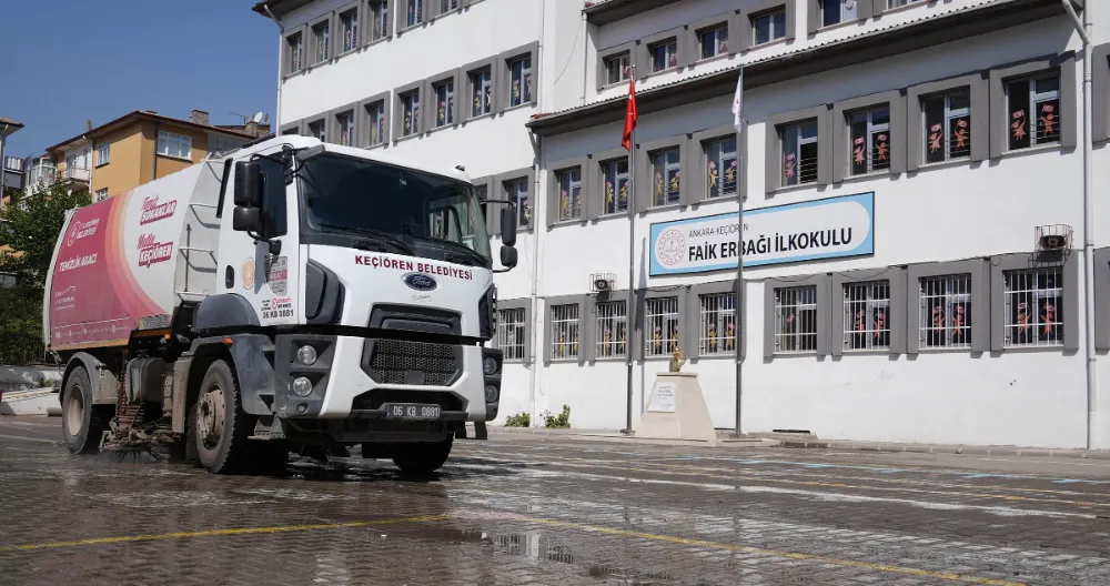 KEÇİÖREN BELEDİYESİ’NDEN OKULLARDA TEMİZLİK SEFERBERLİĞİ