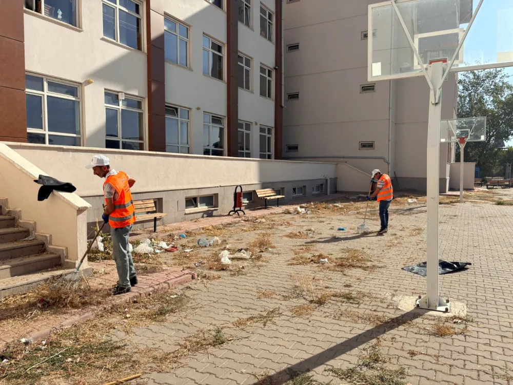 Yenimahalle’de okul bahçeleri yeni eğitim yılına hazır